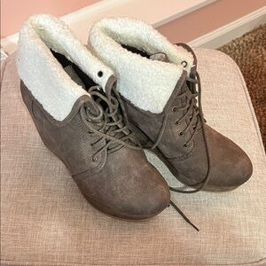 JustFab Taupe Lace-Up Boots with White Lining